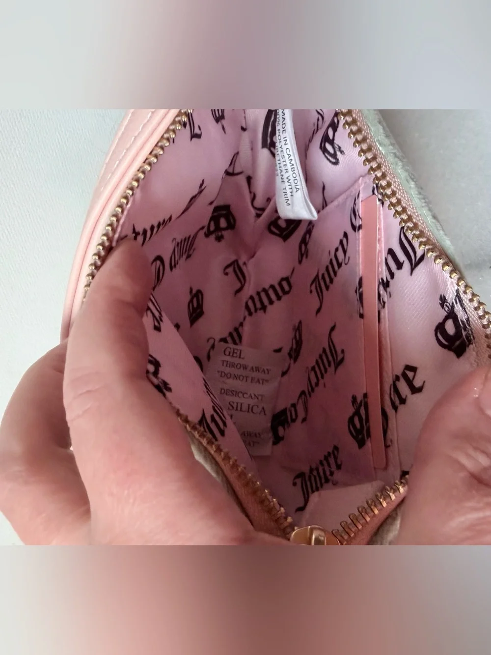 Juicy Couture Mint and Pink Embroidered Crest mini Bag Scottie dod